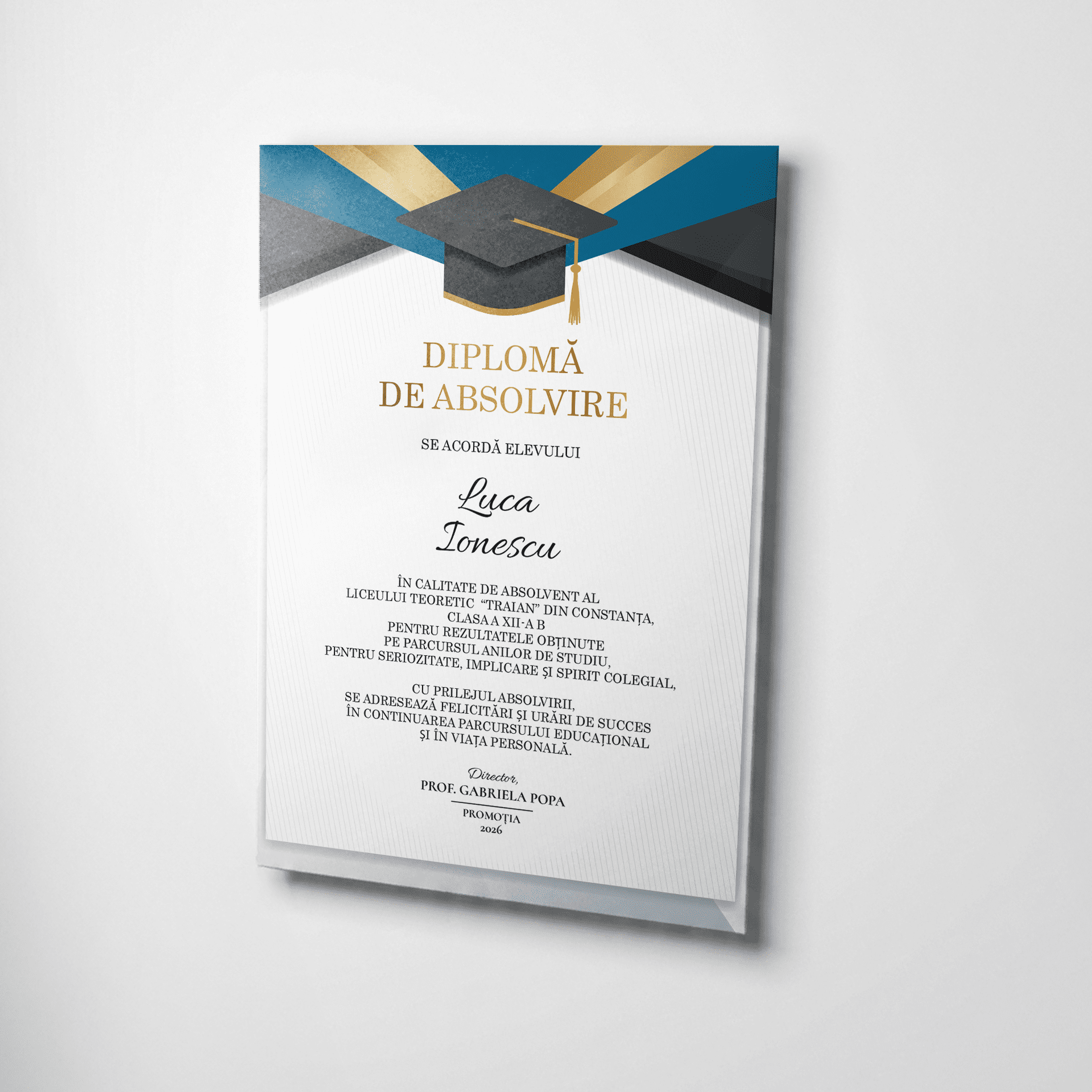 Diplomă de absolvire cu design modern academic, tocă și accente aurii, tipărită pe carton premium