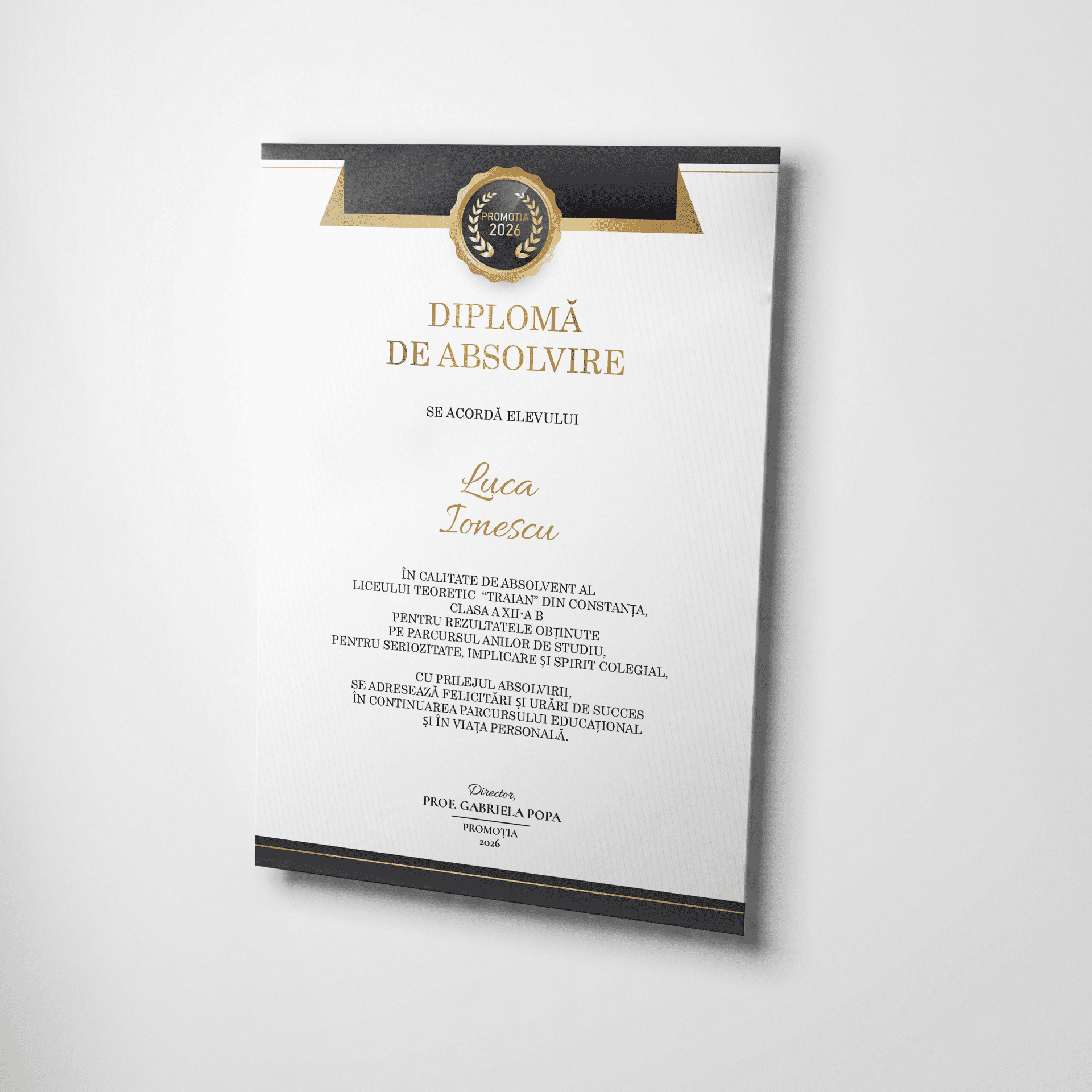 Diplomă de absolvire personalizată, model verde cu accente aurii