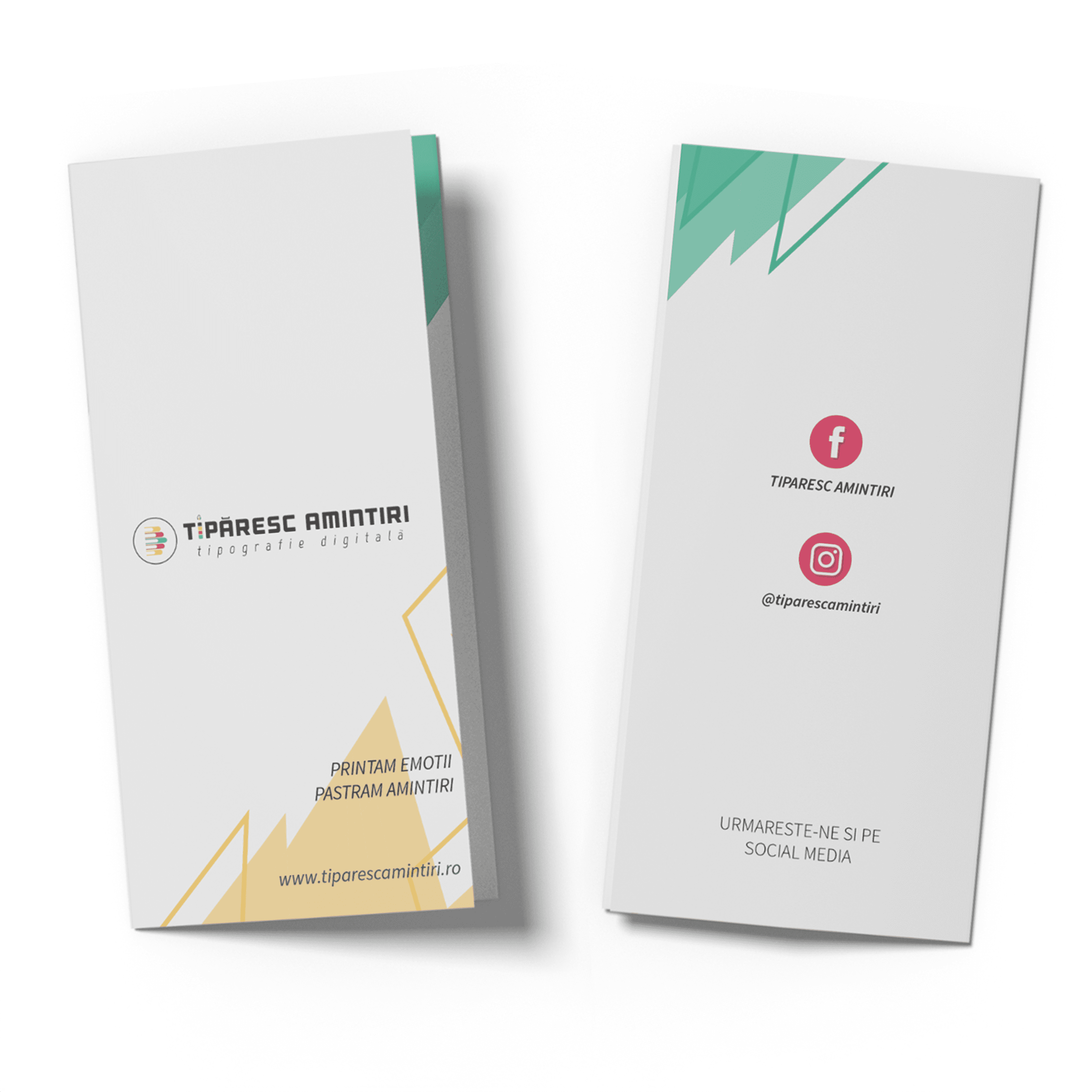 Pliant trifold