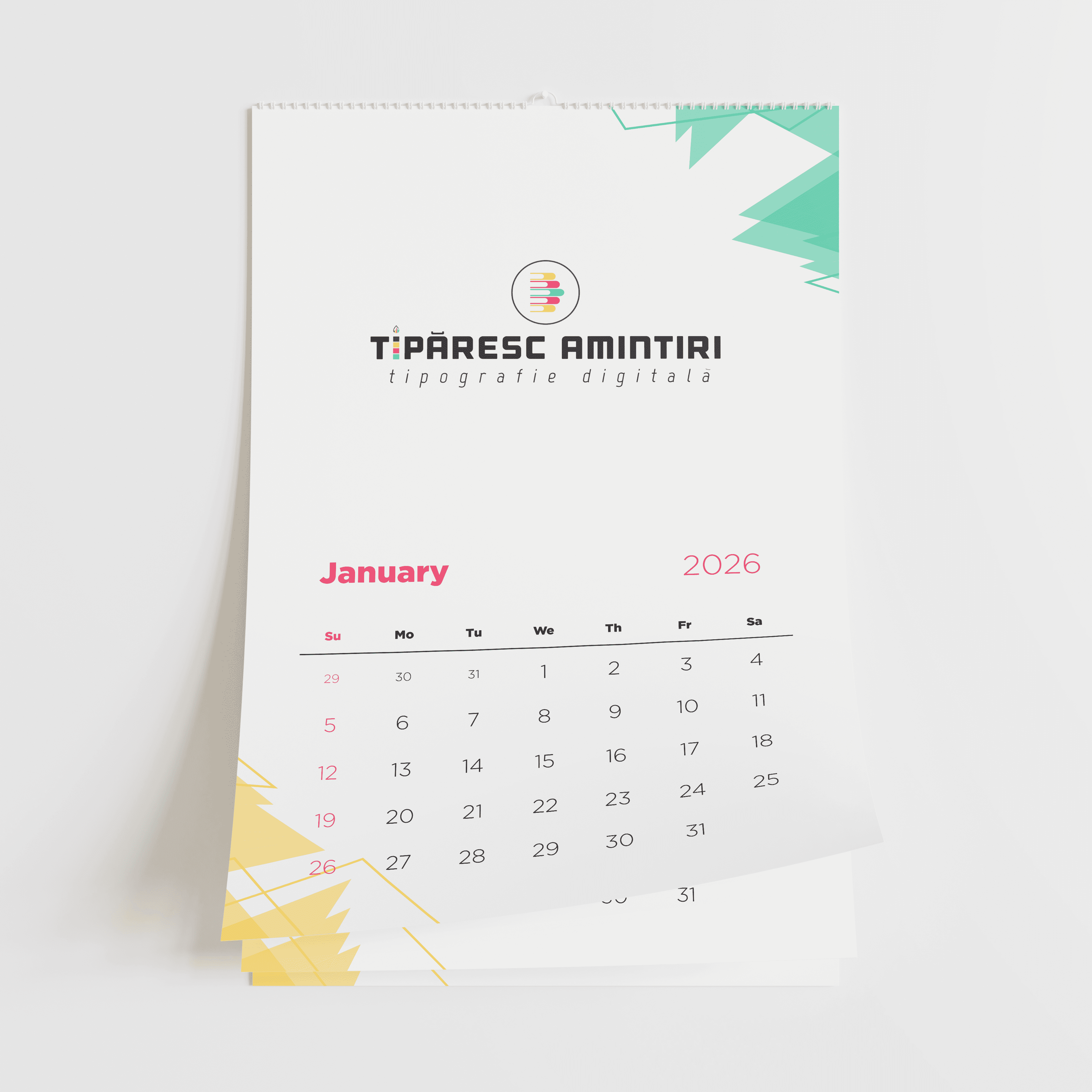 Calendar de perete personalizat cu poză, elegant și practic.