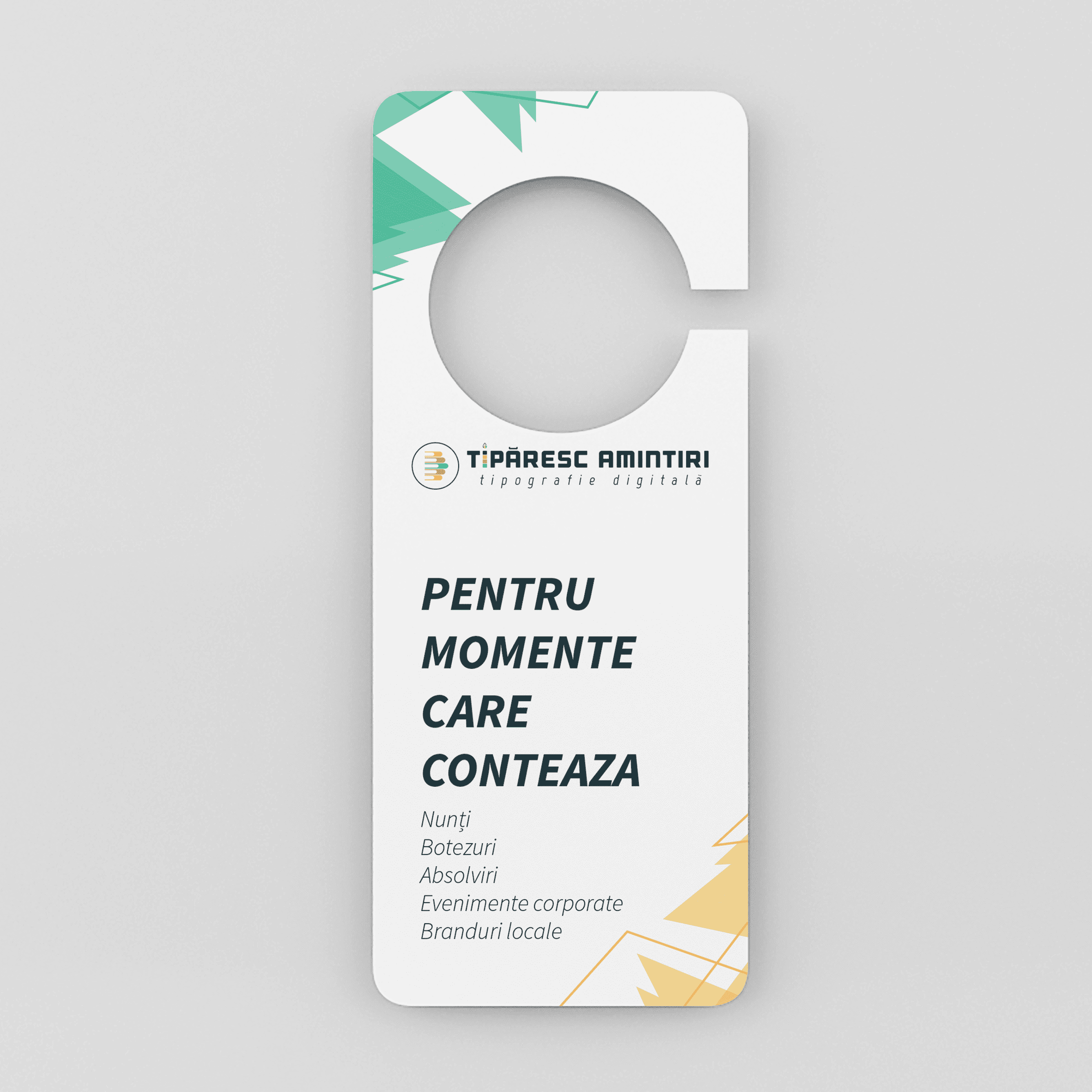 Door hanger personalizat cu logo și date de contact